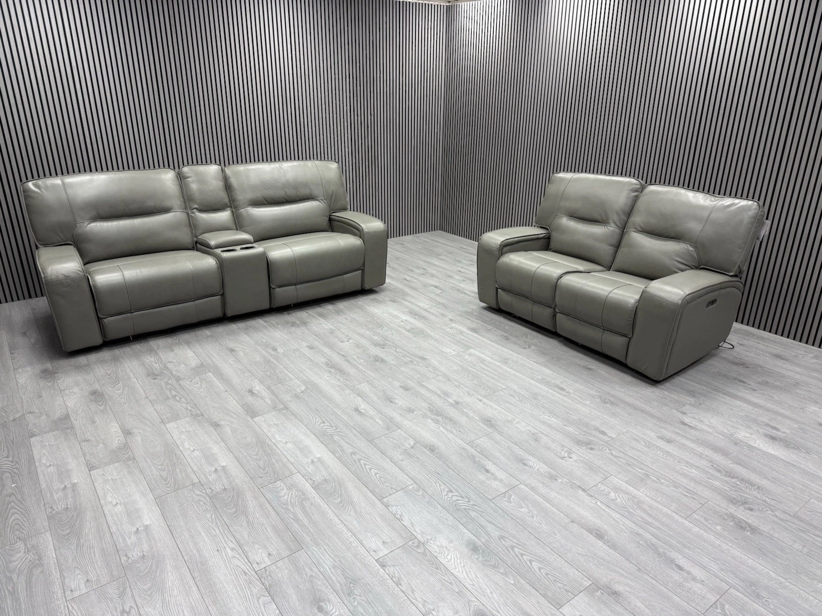 DFS-style corner sofa on sale with electric recliner in UK DFS-style corner sofa on sale with electric recliner in UK