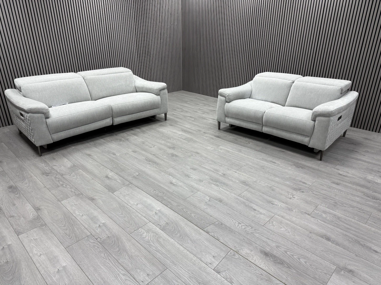 SOFOLOGY 3+2 SEATER SOFA SET ELECTRIC RECLINER HEADREST USB-C FABRIC RRP £2499.99